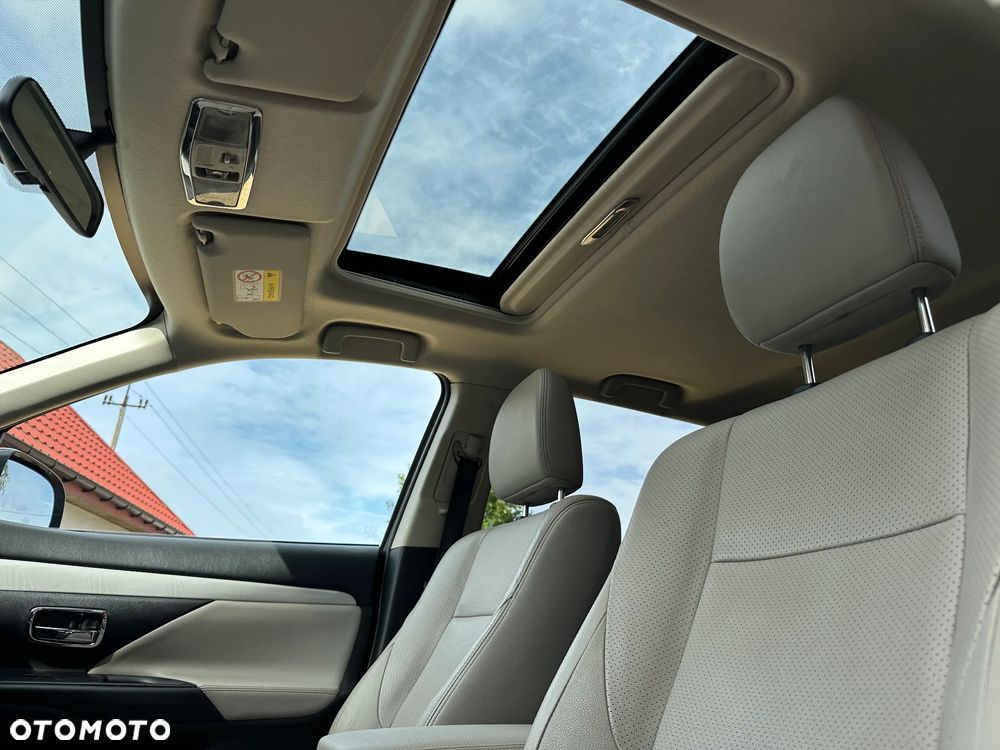 Mitsubishi Outlander - 23