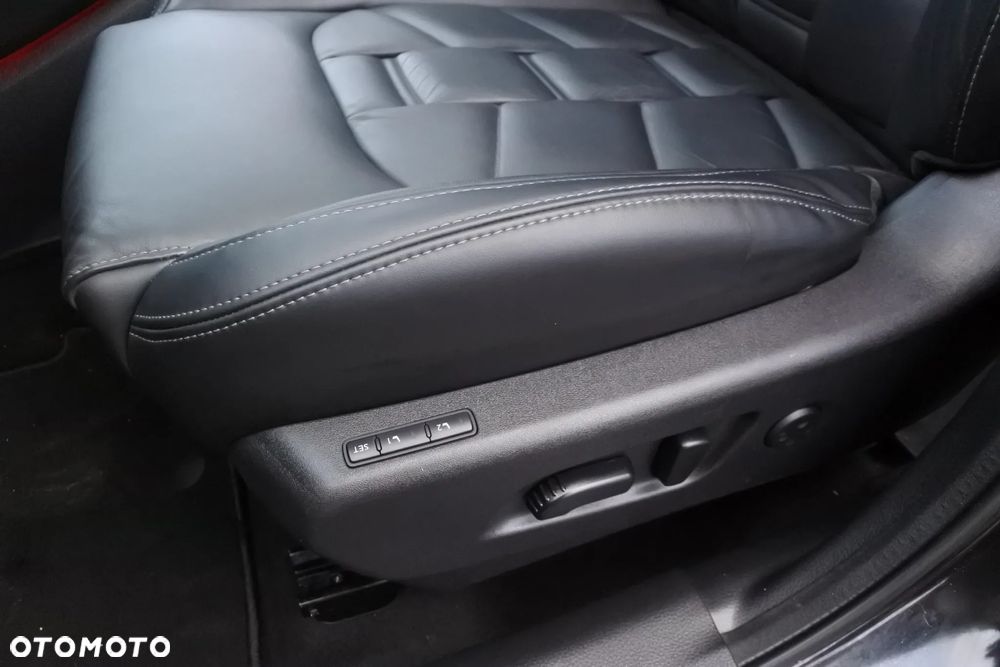 Nissan Qashqai 1.2 DIG-T Xtronic TEKNA+ - 23