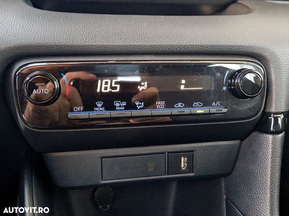 Toyota Yaris - 22