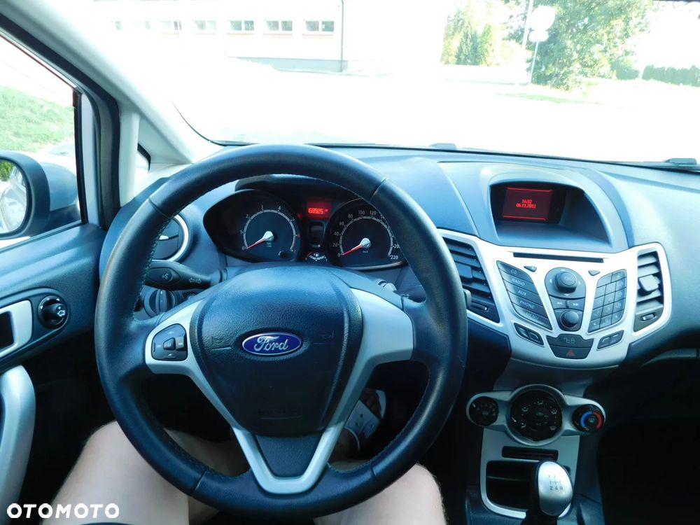 Ford Fiesta 1.25 Champions Edition - 12