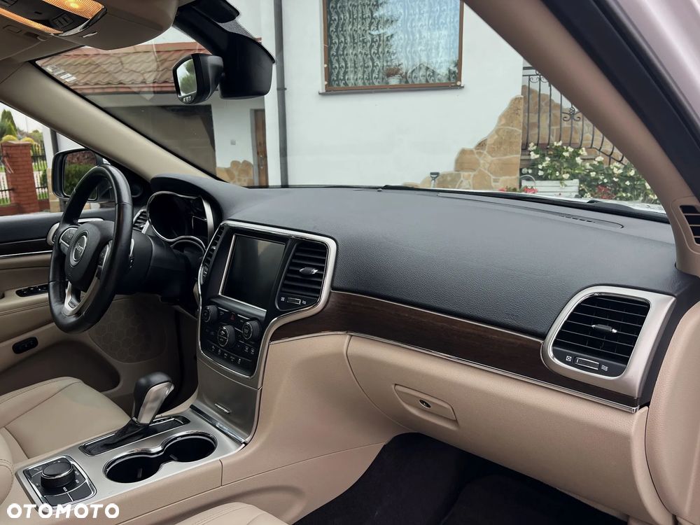 Jeep Grand Cherokee - 13