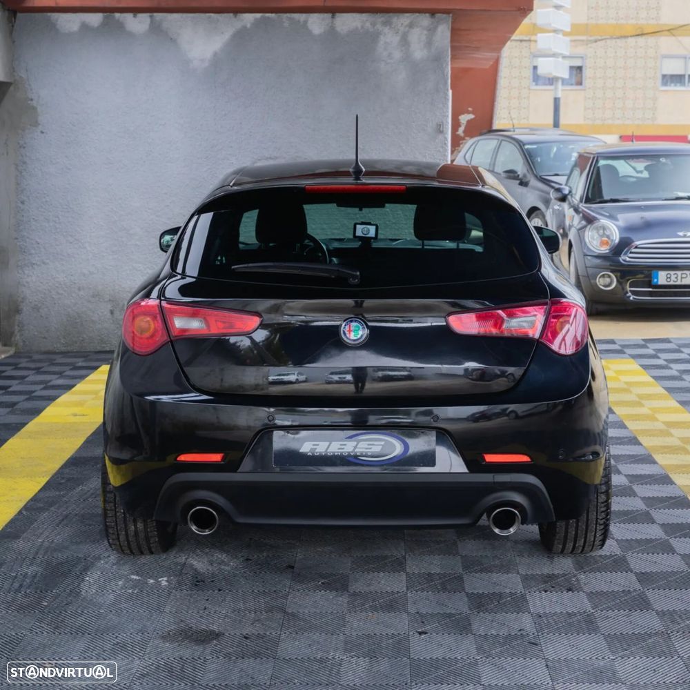Alfa Romeo Giulietta 1.6 JTDm Veloce - 6