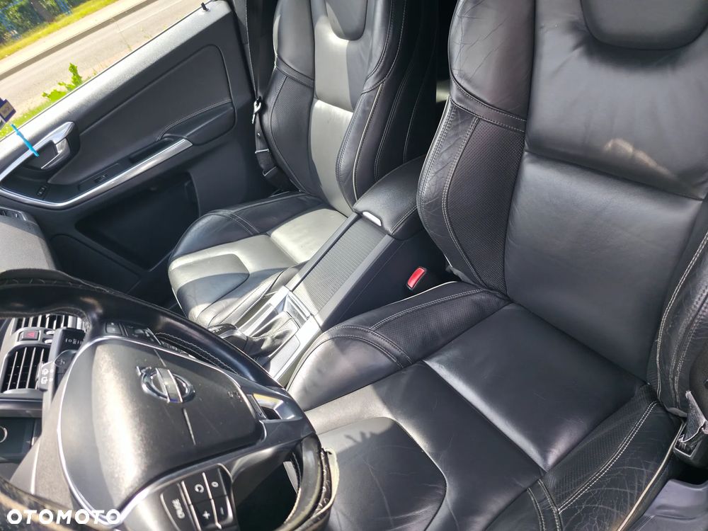 Volvo XC 60 D4 AWD Momentum - 14