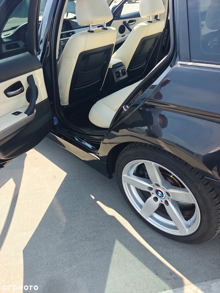 BMW Seria 3 325xi - 31