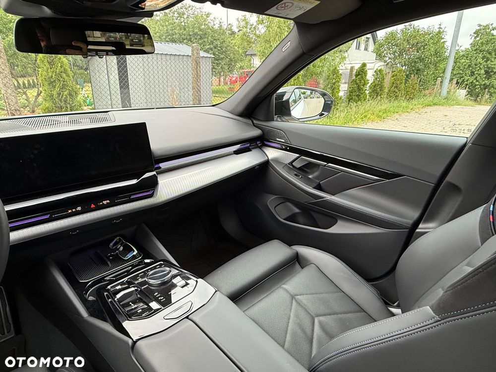 BMW Seria 5 520d - 23
