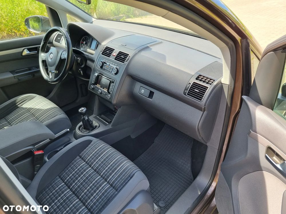 Volkswagen Touran 2.0 TDI DPF Cross - 15