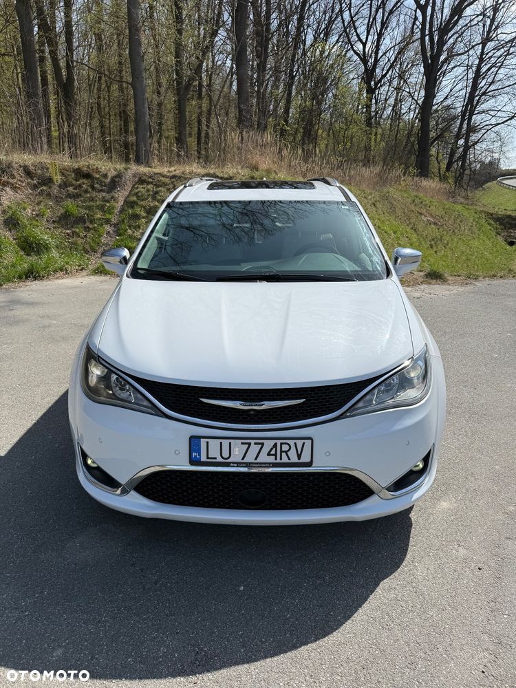 Chrysler Pacifica - 4