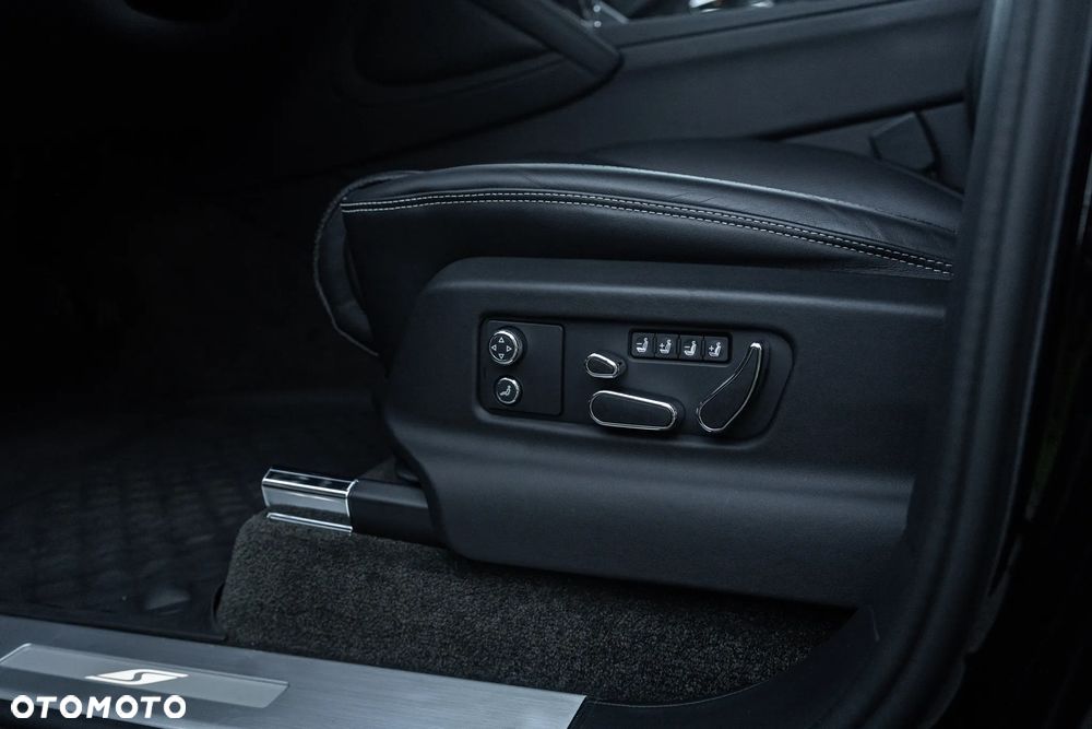 Bentley Bentayga - 17