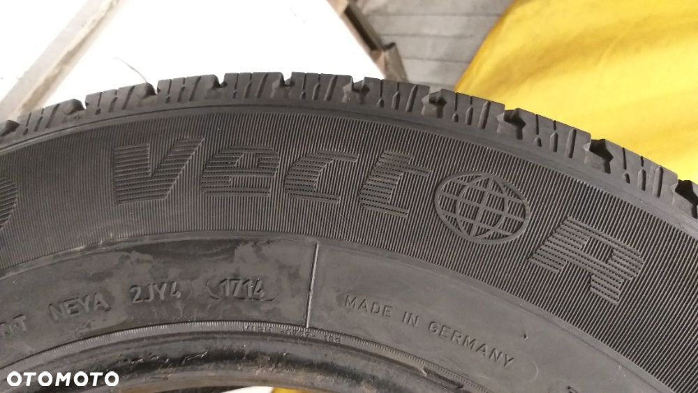 851 sztuka 235/65R16C GoodYear Vector dot.1714r. - 5