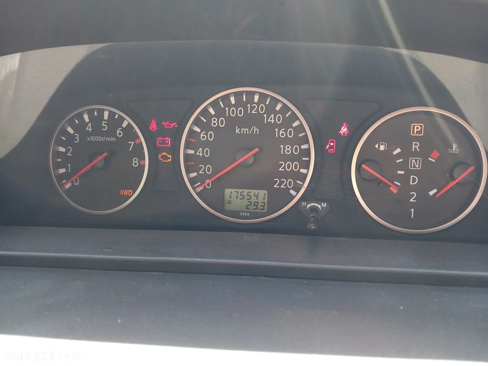 Nissan X-Trail 2.5 4x4 Elegance - 14