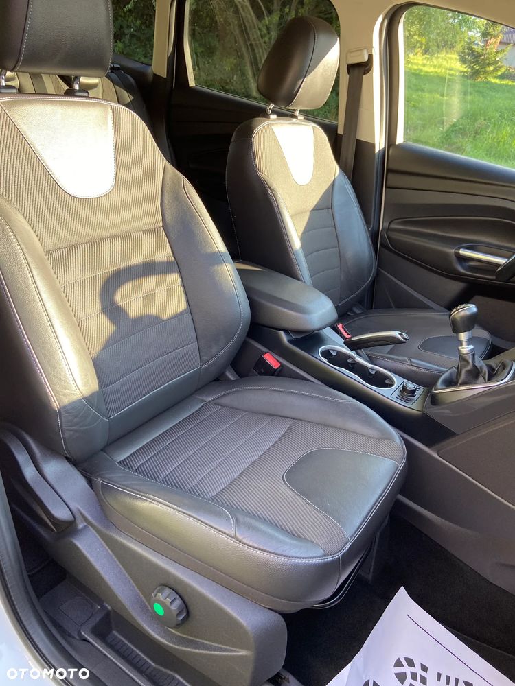Ford Kuga 2.0 TDCi 4x4 Titanium - 22