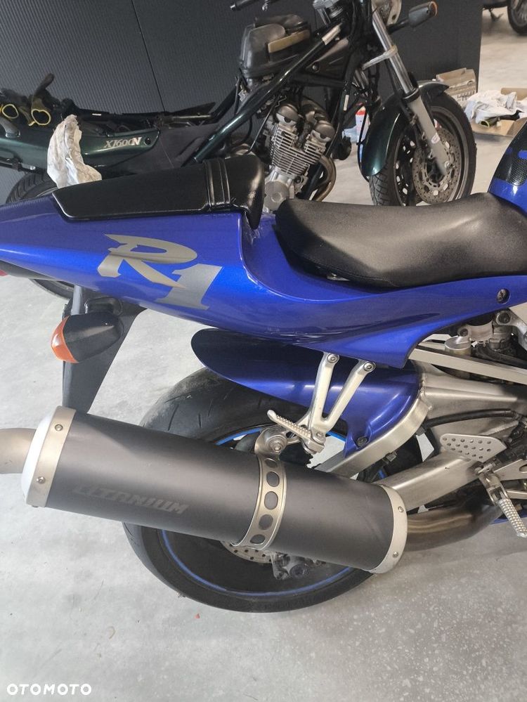 Yamaha R1 RN04 ogon zadupek - 2