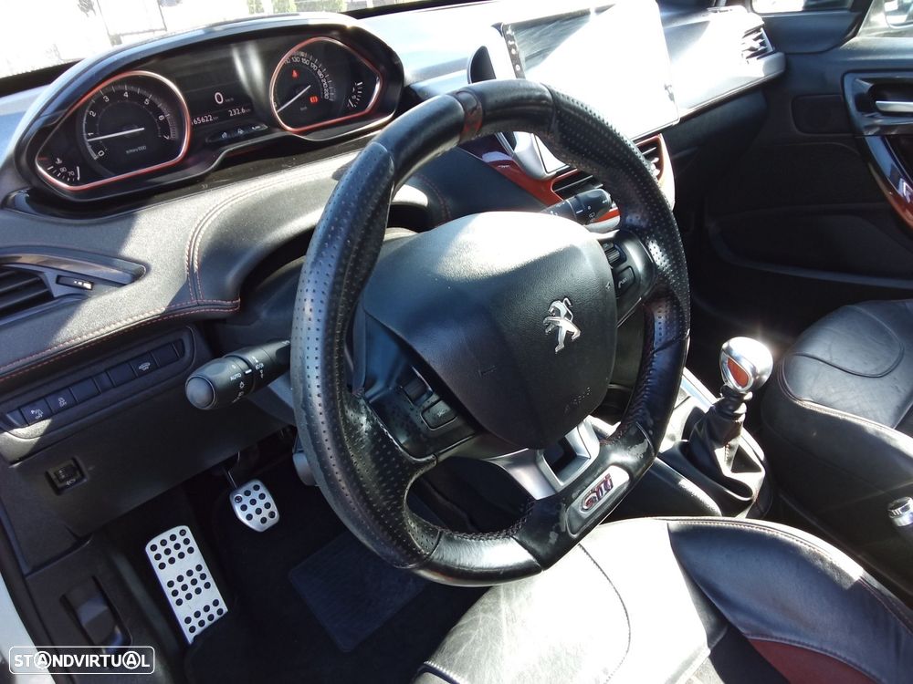 Peugeot 208 1.6 THP GTi - 25