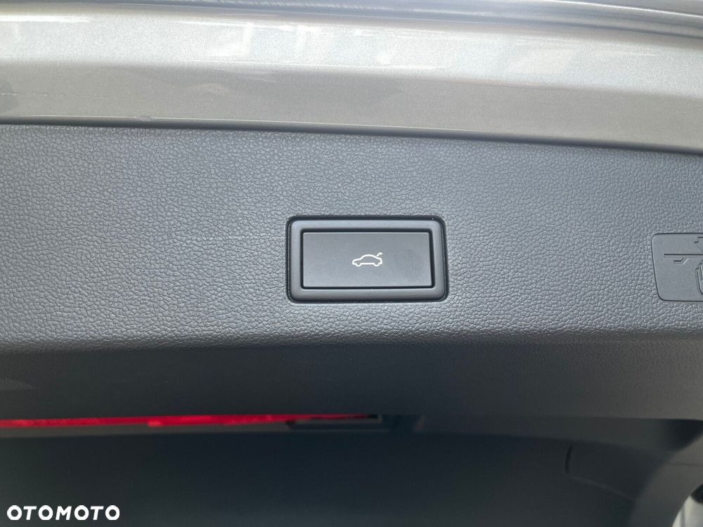 Volkswagen Golf - 8