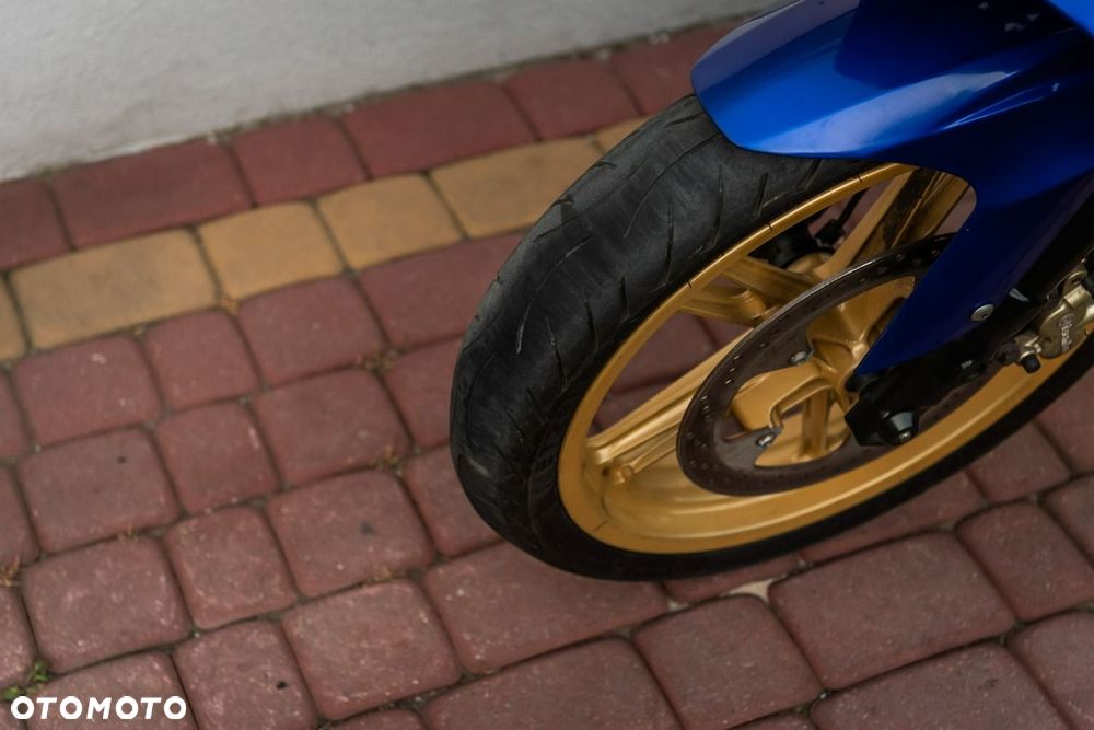 Yamaha YZF - 8