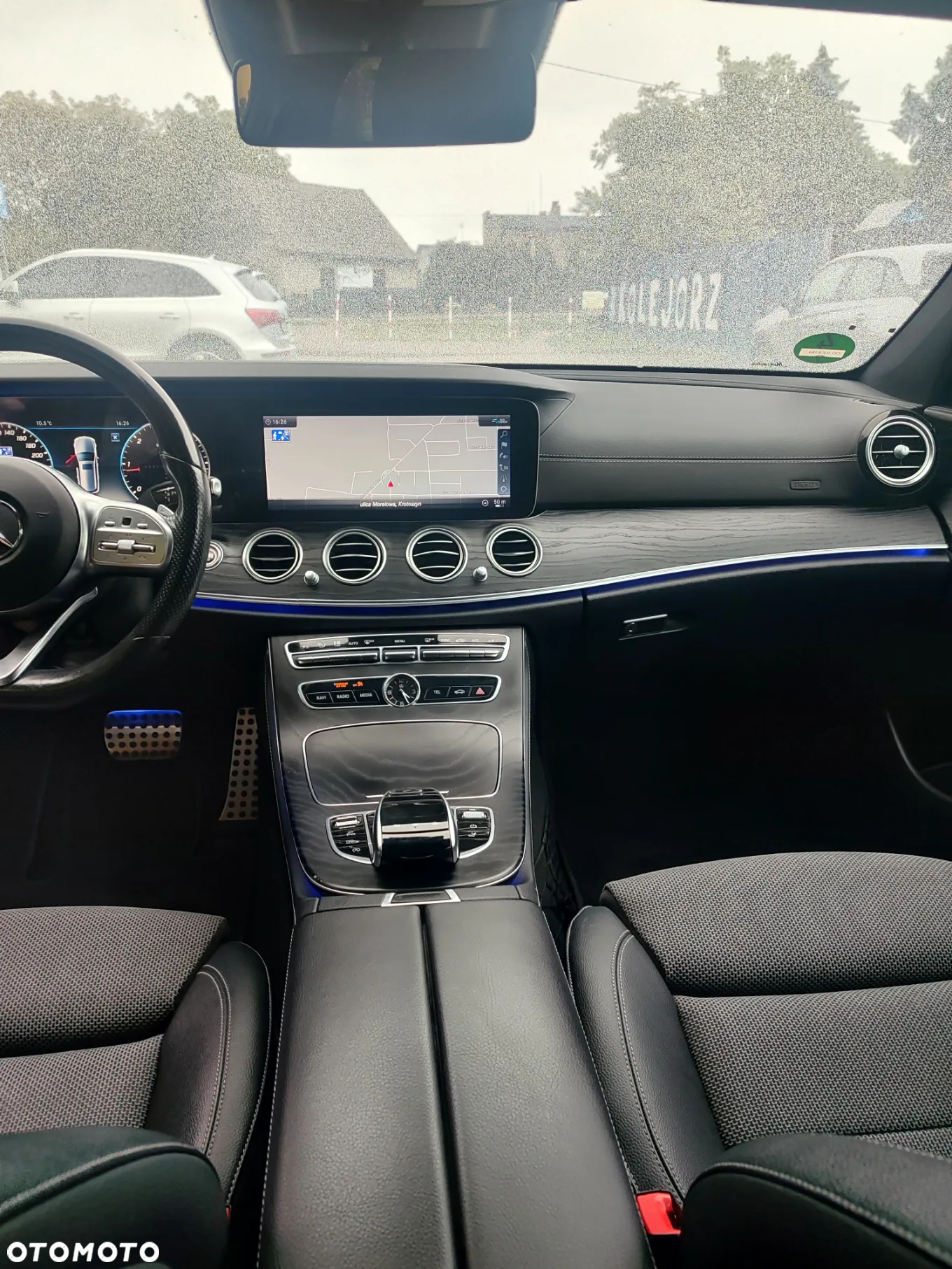 Mercedes-Benz Klasa E 300 d T 9G-TRONIC - 25
