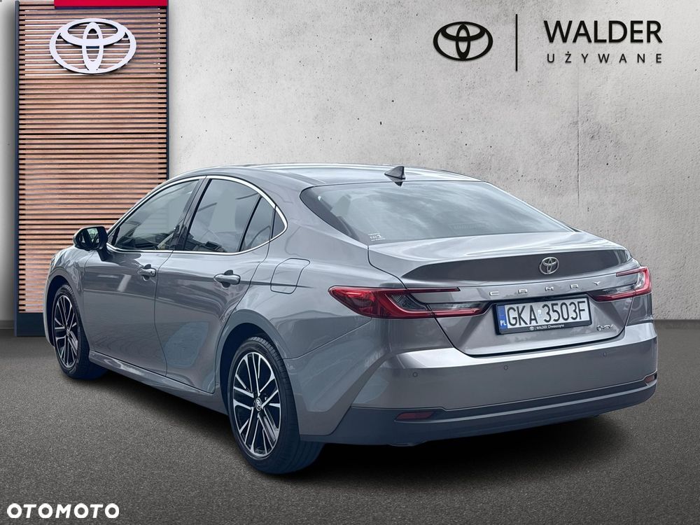 Toyota Camry - 2