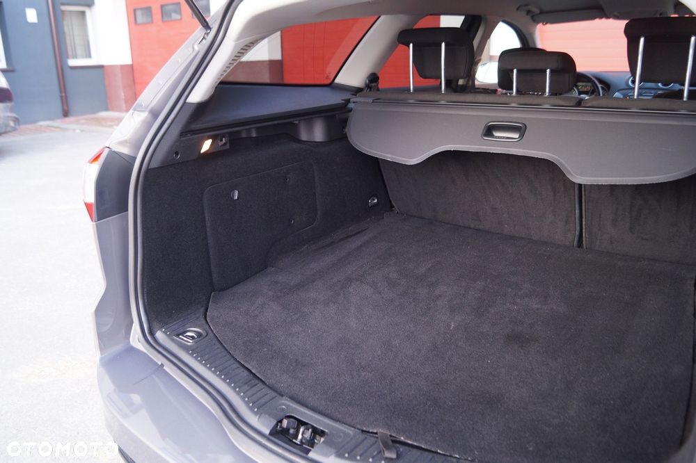Ford Mondeo - 34