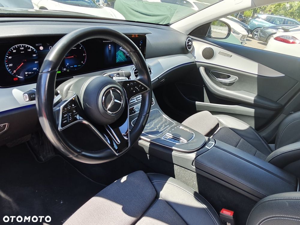 Mercedes-Benz Klasa E 220 d 4-Matic Avantgarde - 24