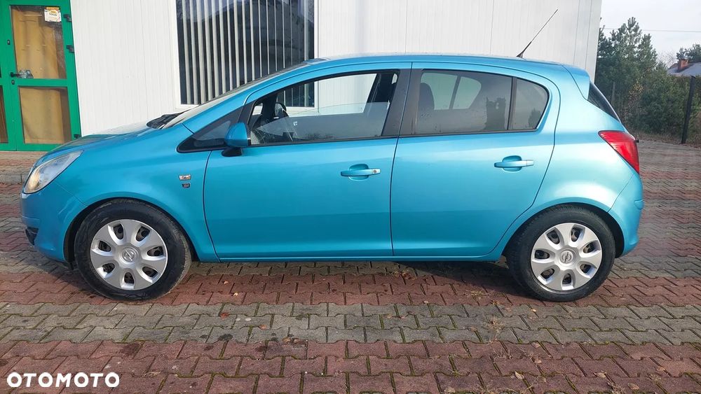 Opel Corsa 2010 photo 2