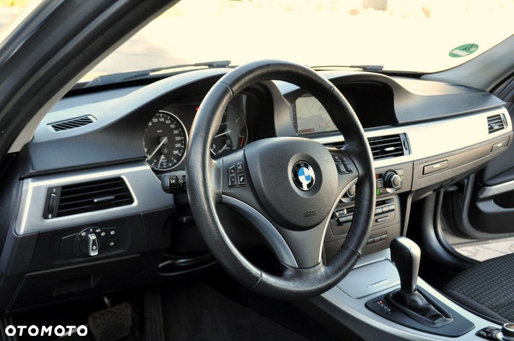 BMW Seria 3 - 23