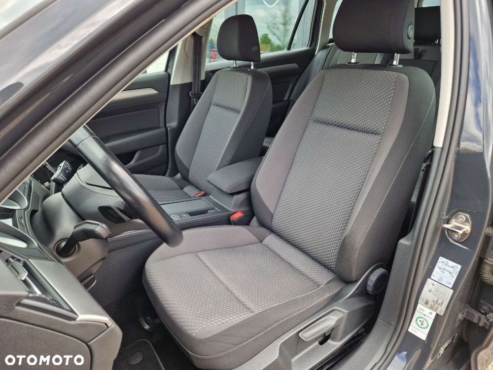 Volkswagen Passat - 10