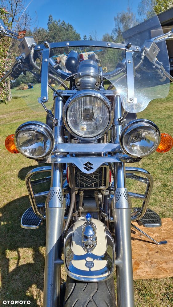 Suzuki Intruder - 12