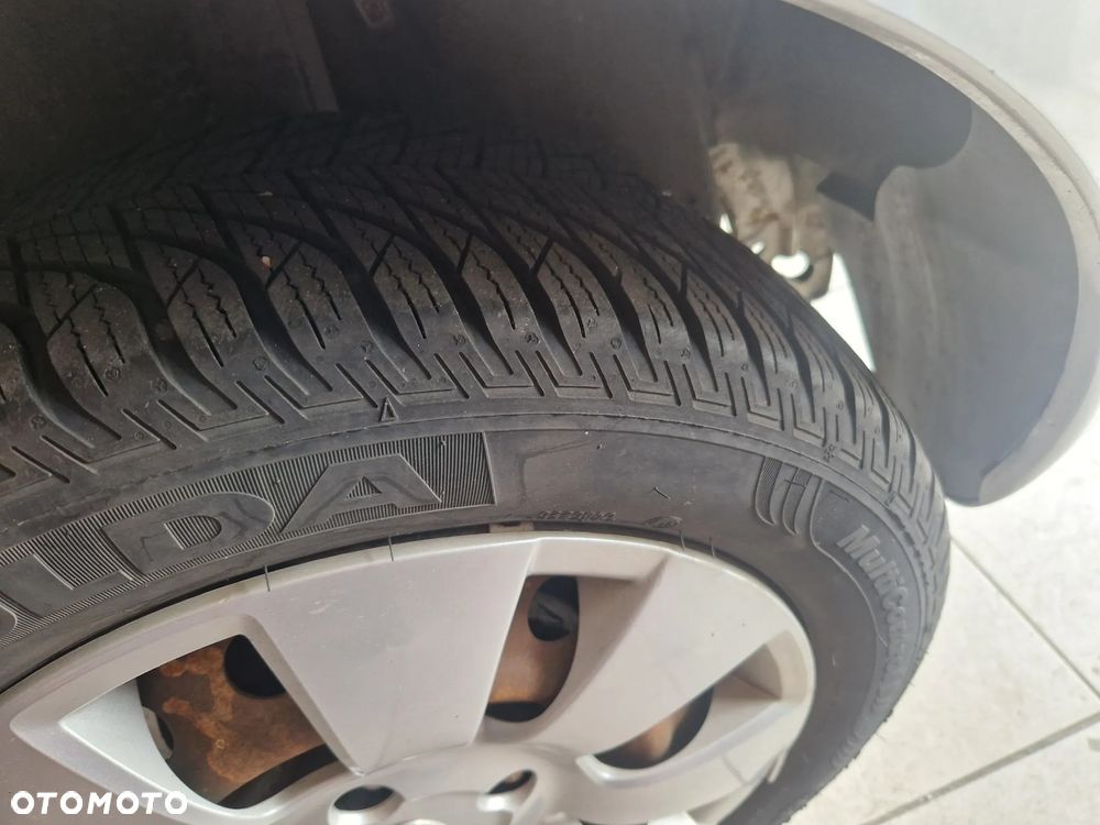 Toyota Yaris 1.33 Prestige - 11