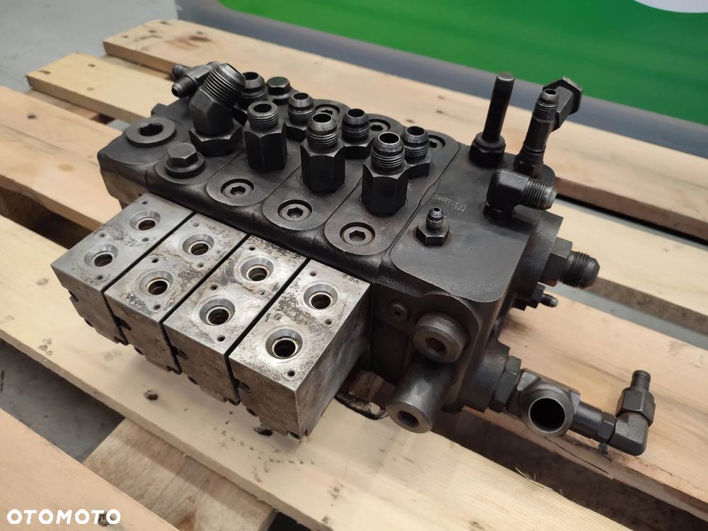 Rozdzielacz hydrauliczny Massey Ferguson 9407 (7GH345002) - 7