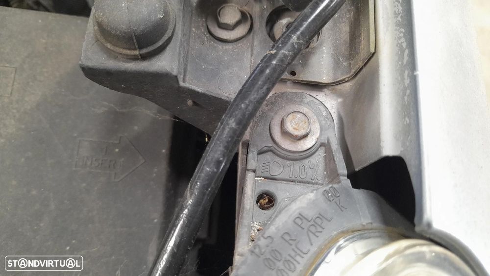 Ótica / farol esquerda OPEL Corsa D - 3