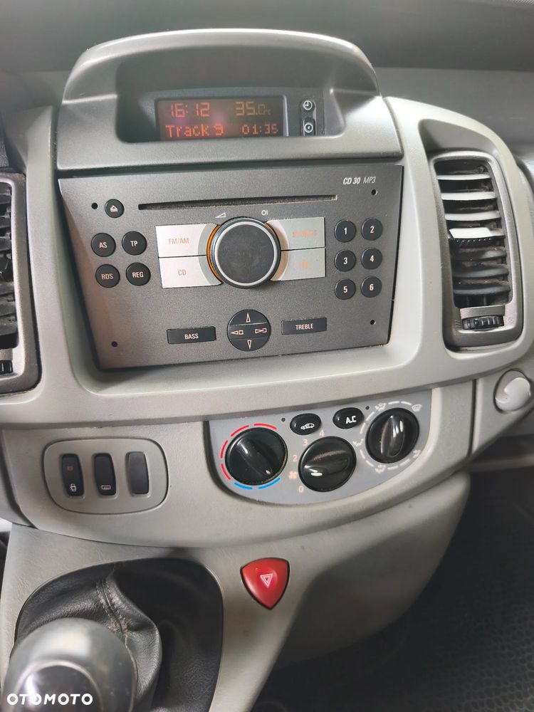 Opel Vivaro - 17