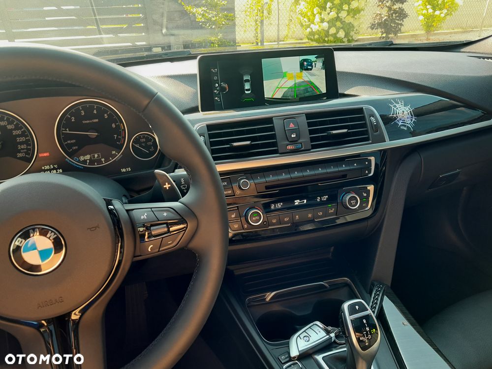 BMW Seria 3 330i - 17