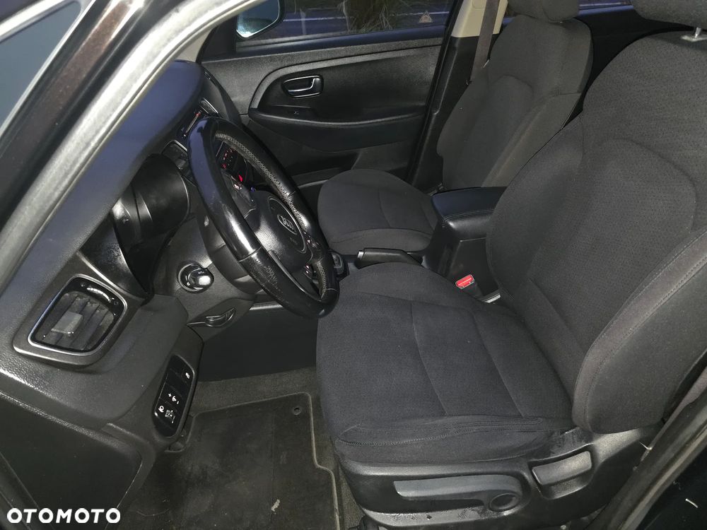 Kia Carens 1.7 CRDi Vision - 17