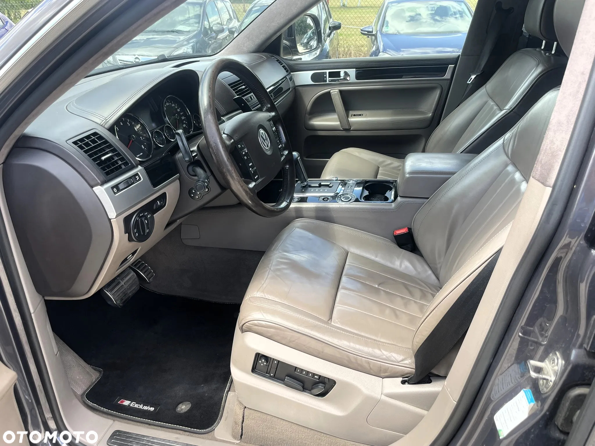 Volkswagen Touareg 4.2 V8 Automatik Individual - 10