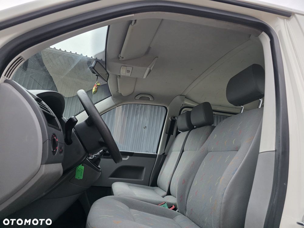 Volkswagen Transporter Shuttle L1 - 13