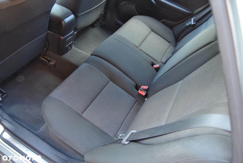 Toyota Avensis 1.8 VVT-i Sol - 26