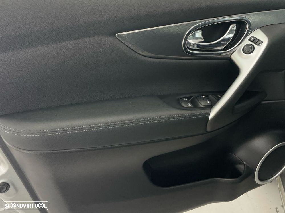 Nissan Qashqai 1.3 DIG-T N-Connecta - 17