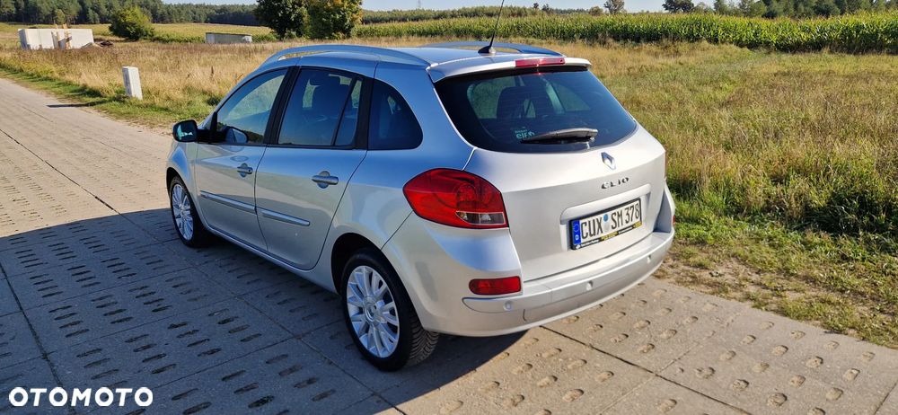 Renault Clio - 16