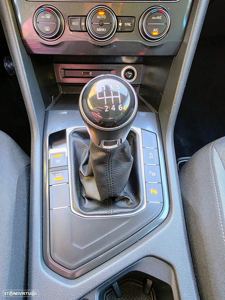 VW Tiguan 1.5 TSI Confortline - 39