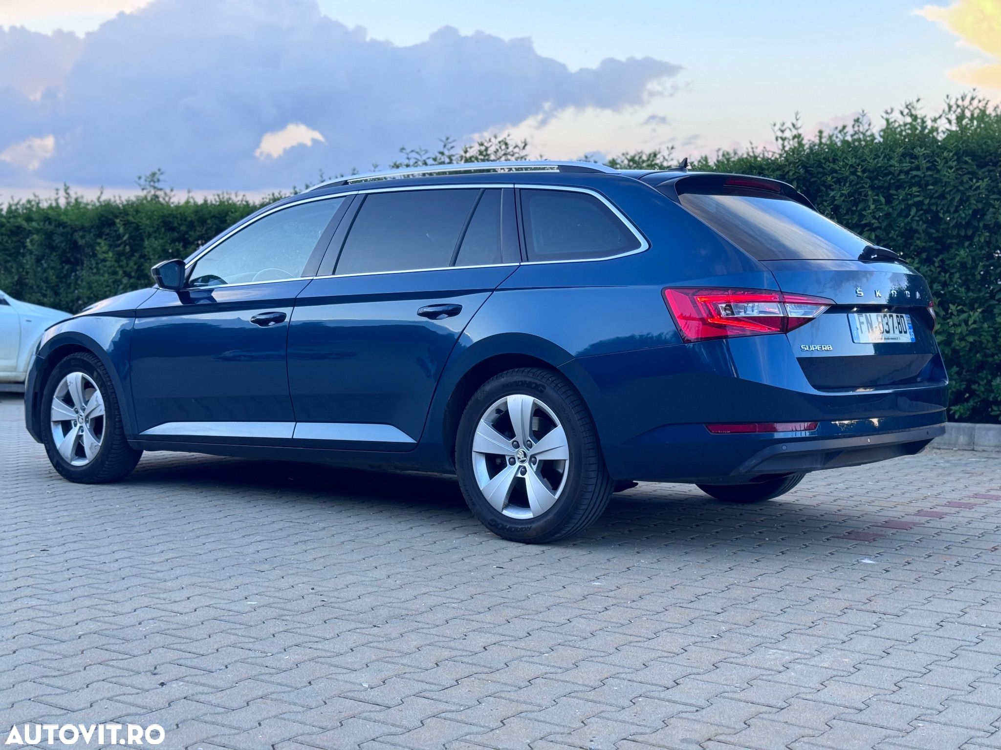 Skoda Superb Combi 2.0 TDI 150 CP DSG Essence - 1