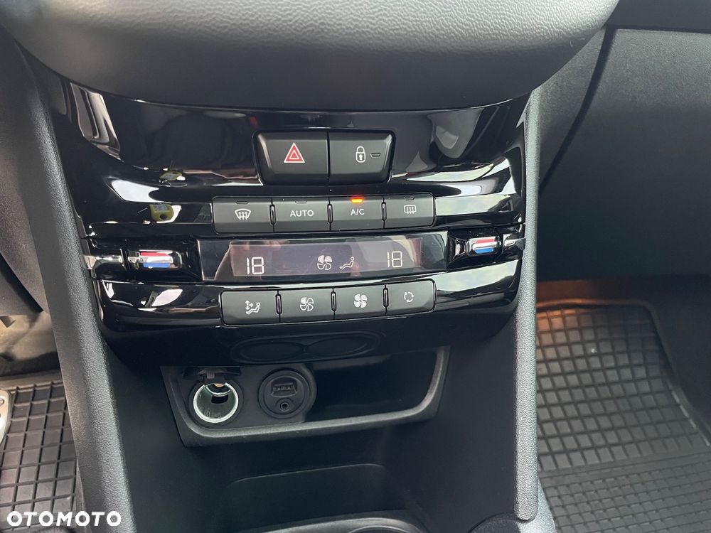 Peugeot 208 e-HDi 115 Stop&Start Allure - 28