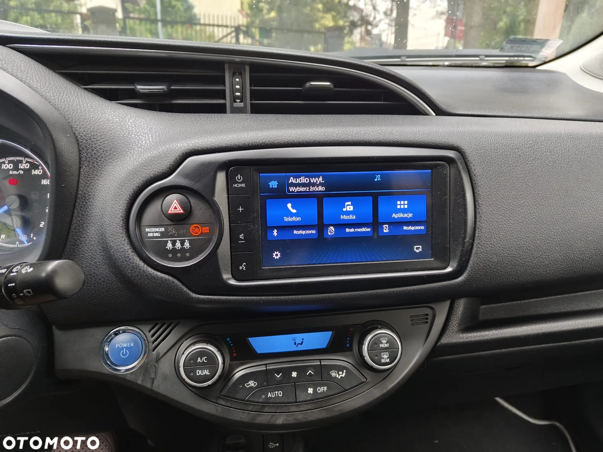 Toyota Yaris Hybrid 100 Premium - 9