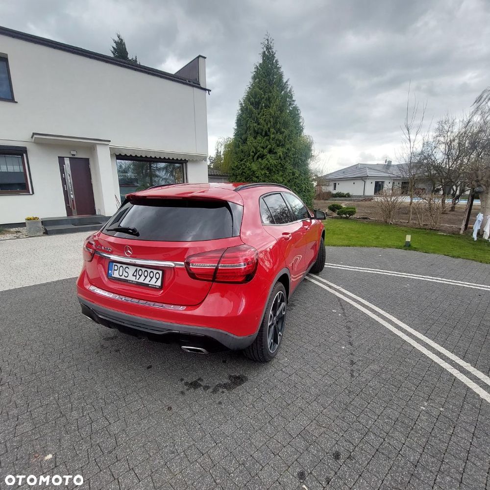 Mercedes-Benz GLA 200 7G-DCT Urban - 3