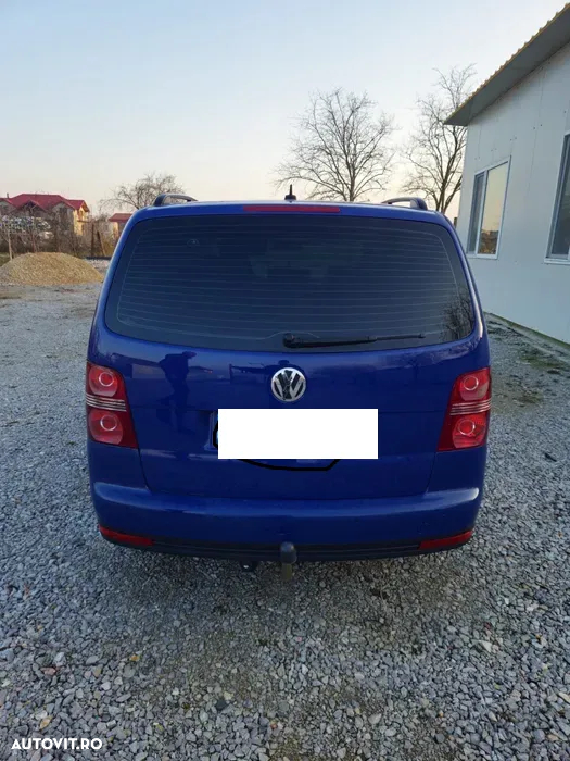 Volkswagen Touran 1.9 TDI DPF Trendline DSG - 8