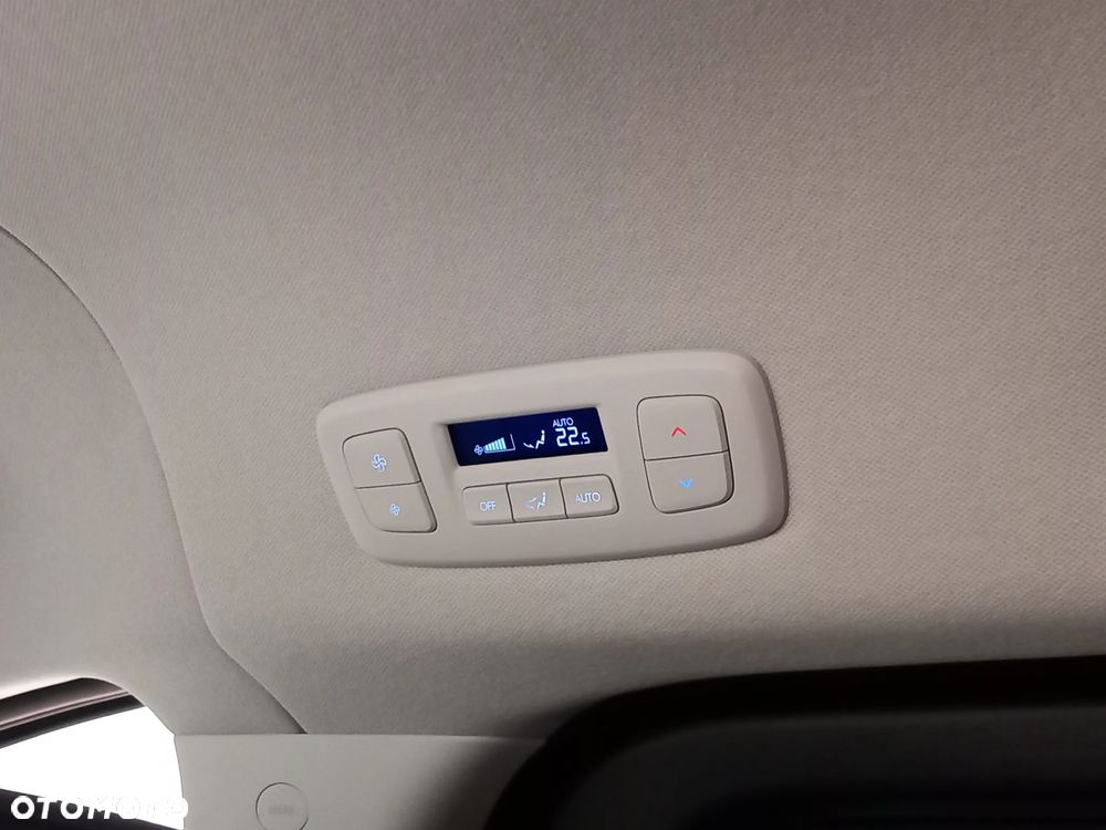 Hyundai Staria 1.6 T-GDI HEV Smart VIP - 33