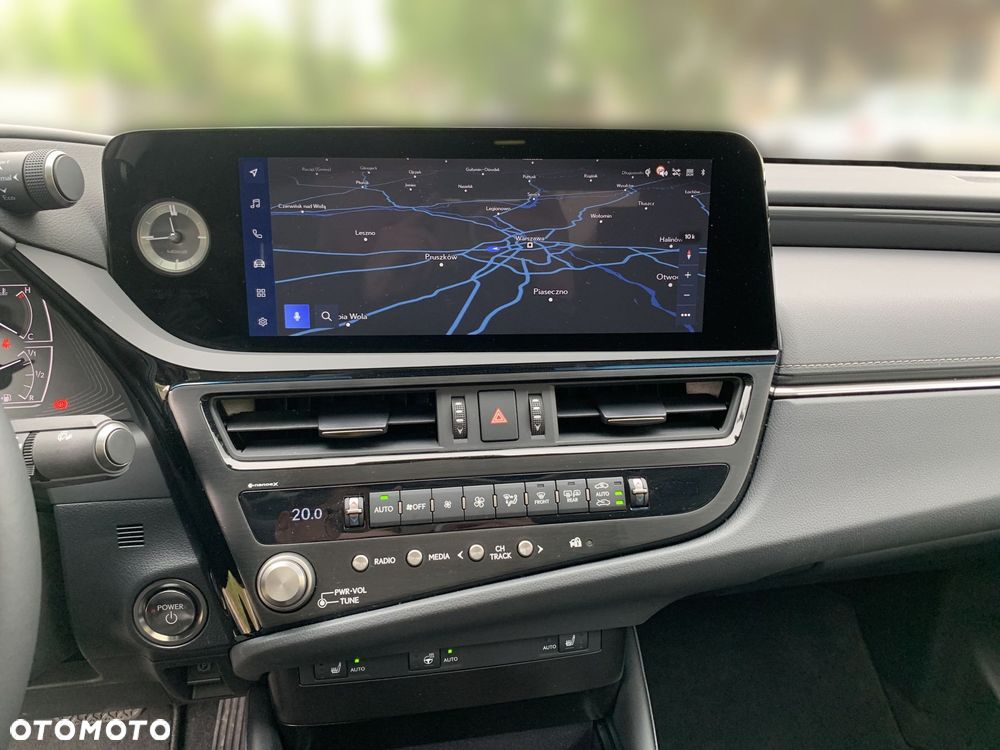 Lexus ES 300h Business Edition - 18