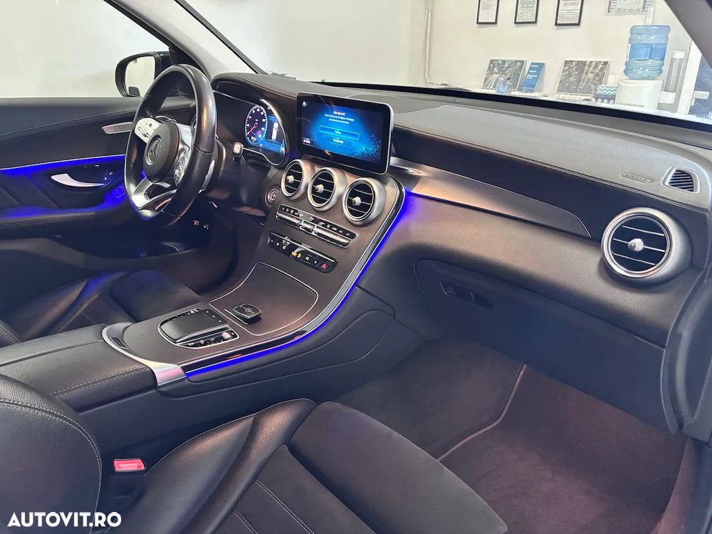 Mercedes-Benz GLC 300 e 4Matic 9G-TRONIC AMG Line Advanced - 16