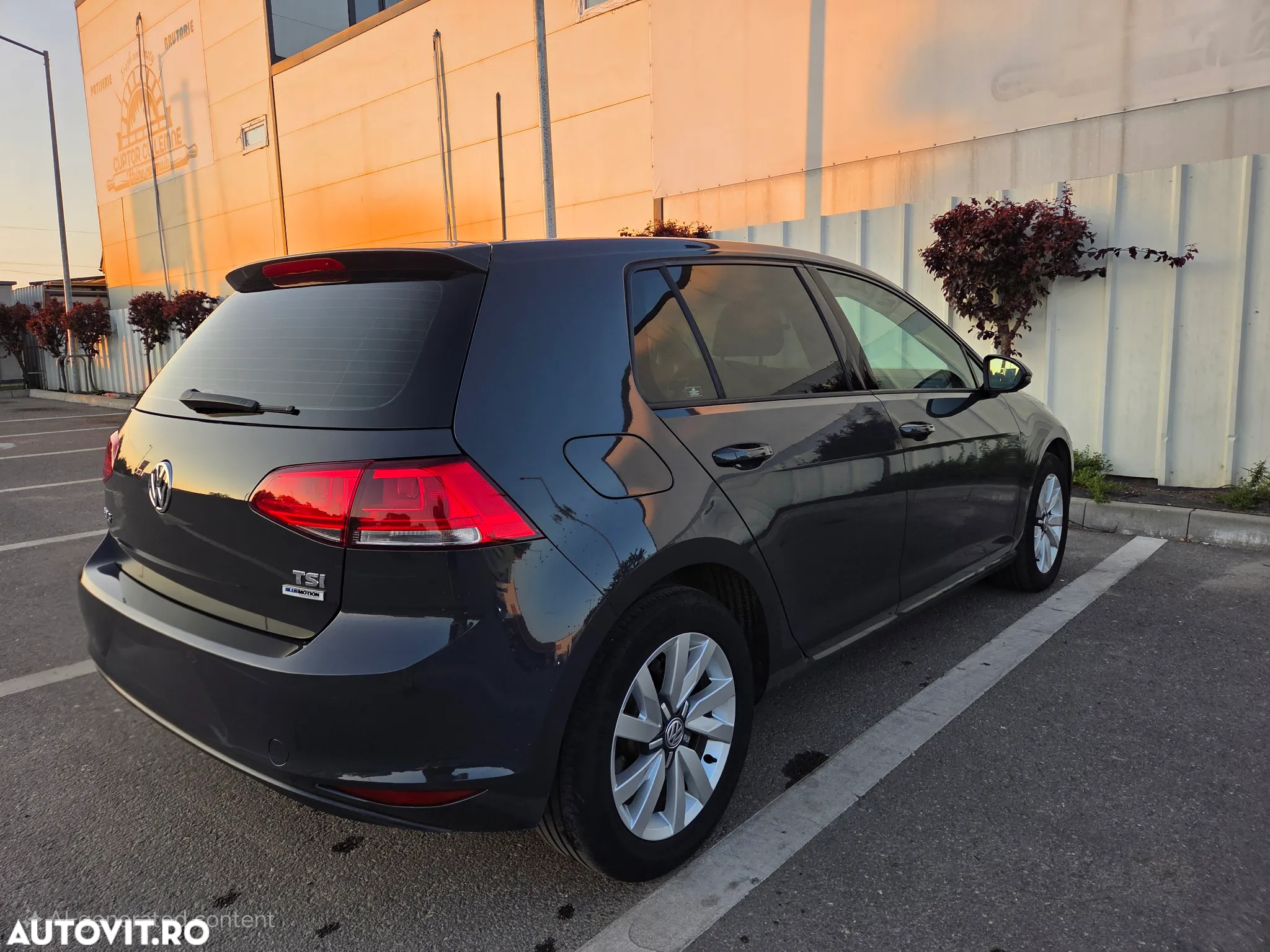 Volkswagen Golf 1.2 TSI BMT Comfortline - 4