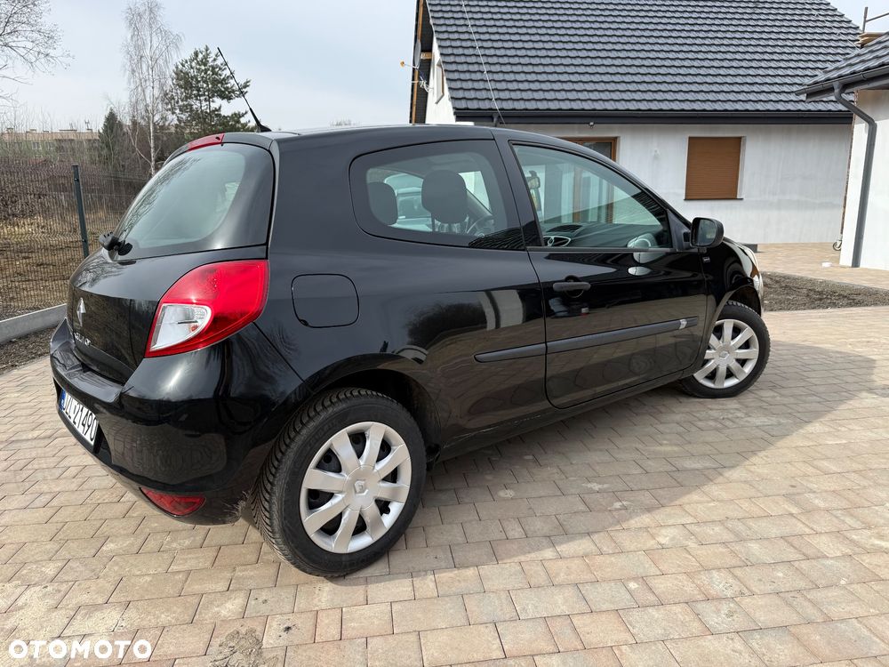 Renault Clio 1.2 16V 75 Yahoo - 8