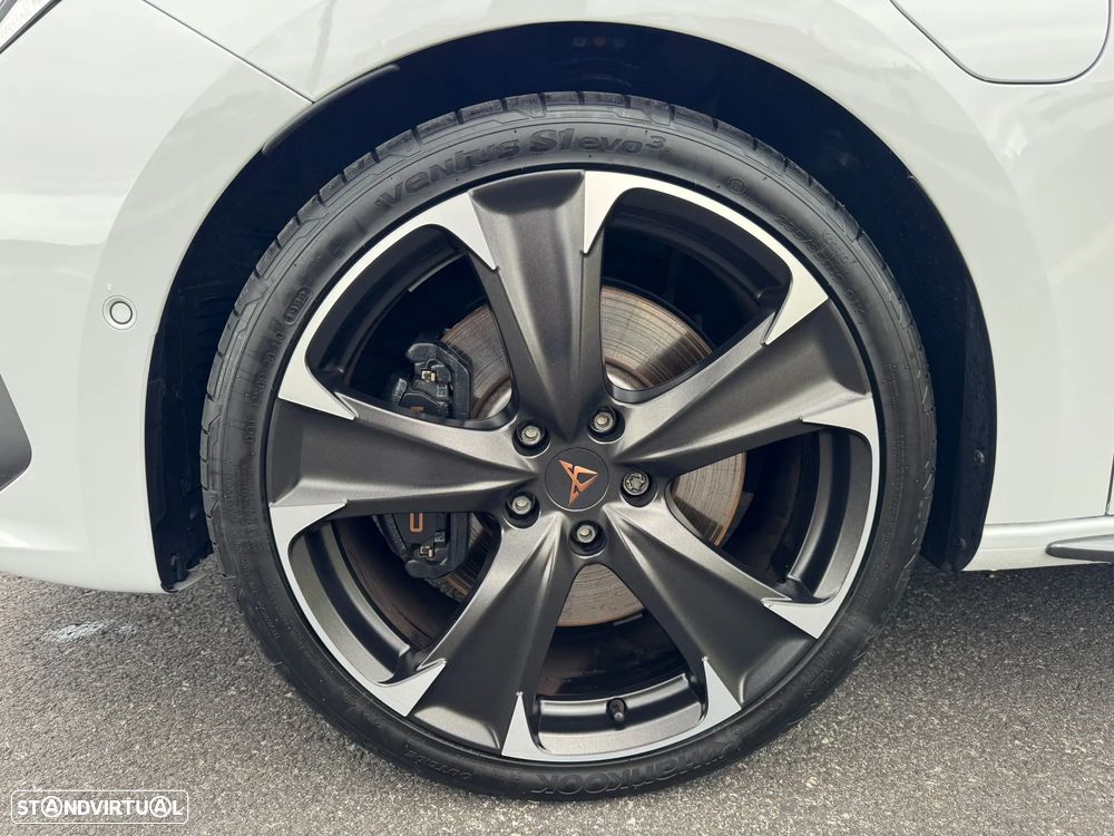 Cupra Leon 1.4 e-Hybrid VZ DSG - 9